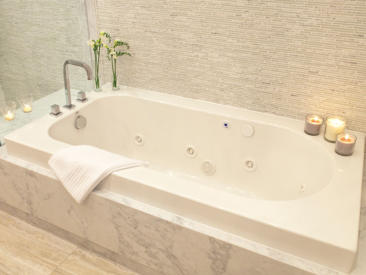 The Bathroom Renovator Barrie Ontario - 705-309-0758